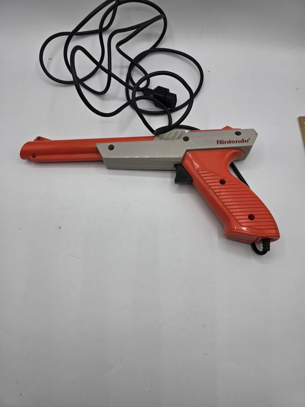 Original 1985 Nintendo NES Zapper Gun Authentic NES-005 OEM Orange Untested